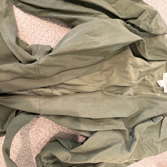 Treasure & Bond Green Zip Front Puff Sleeve Jumpsuit - Picture 8 of 10